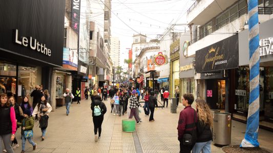 “Modo Revolución” en la Peatonal santafesina para celebrar el 25 de Mayo