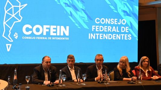 En Rosario, intendentes reclamaron por fondos para transporte, discapacidad y obras