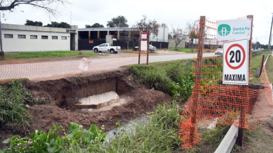 Avanzan los nuevos puentes peatonales sobre Av. Aristóbulo del Valle