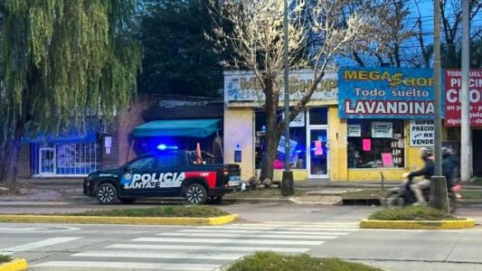Rompieron la vidriera y se llevaron termos de u8n comercio de Avenida Blas Parera