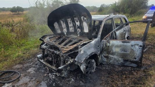 Se incendió un auto en zona rural de Desvío Arijón