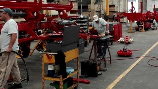 Crisis en Santa Fe: La economía provincial acumula 13 meses de recesión