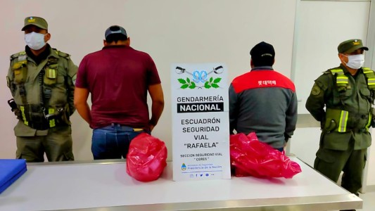 Llevaban más de 180 cápsulas de cocaína en sus cuerpos: debieron ser atendidos en Ceres