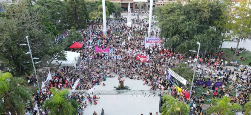 Las mujeres marcharon en rechazo a la reforma laboral y la precarización