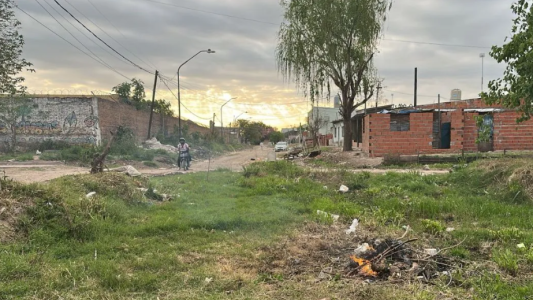 Encontraron una mujer muerta en Barrio Los Hornos: qué se sabe del caso