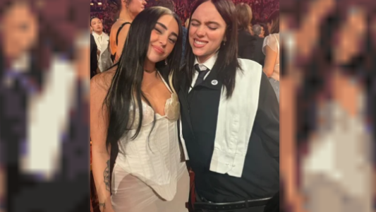 El encuentro de Nicki Nicole y Billie Eilish en los Grammy: abrazo, charla y foto juntas