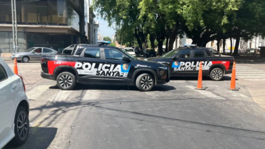Fuerte operativo policial por una mujer atrincherada en un departamento del macrocentro