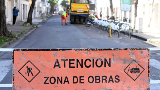 Bacheo: nuevos cortes este domingo y cambios en recorridos de colectivos