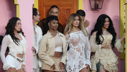 Quiénes fueron los famosos que estuvieron en “La casita” de Bad Bunny durante el Super Bowl