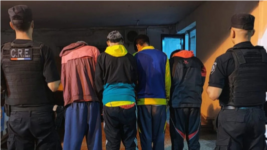 Cuatro menores intentaron entrar a robar a una casa y fueron detenidos
