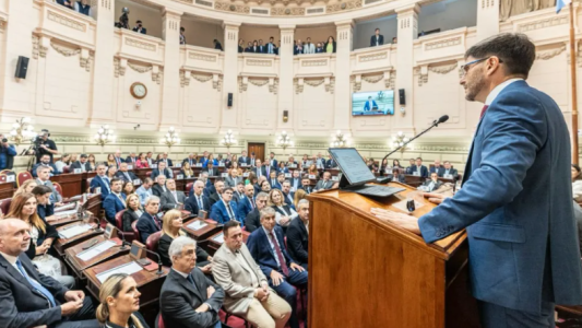 Pullaro inaugura sesiones en Diputados y pone en marcha el nuevo sistema constitucional