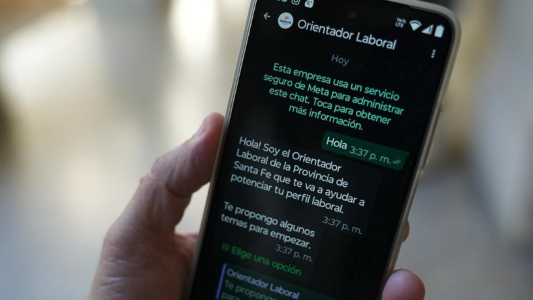 Santa Fe lanzó “Orientador Laboral”, un asistente virtual por WhatsApp para ayudar a conseguir empleo