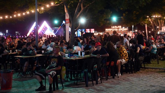 El Brujo Ezequiel cierra la Semana de la Laguna con un gran festival en la Costanera