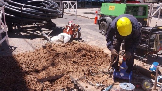 Se retomaron los trabajos de renovación de redes de agua potable en Santa Fe