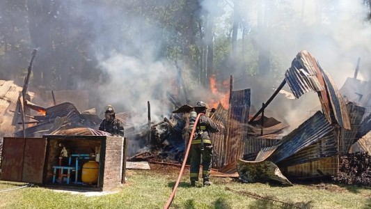 Pérdidas totales tras incendio de un galpón en la zona de la Costa