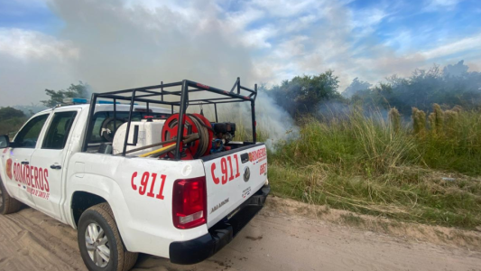 Fin de semana con múltiples incendios de pastizales en Santa Fe y la región