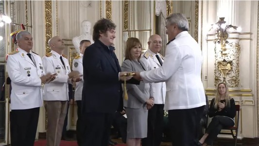 Milei encabezó la ceremonia de ascenso de las Fuerzas de Seguridad junto a Bullrich