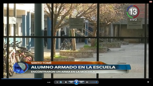 ALUMNO ARMADO EN LA ESCUELA