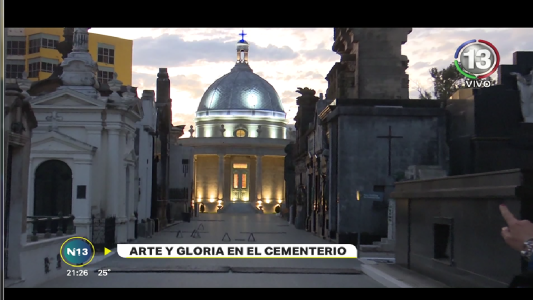 EL CEMENTERIO ABRE SUS PUERTAS DE NOCHE