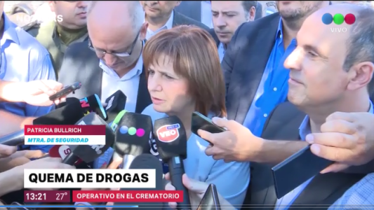 Humo Blanco.  Quema de droga en Cementerio