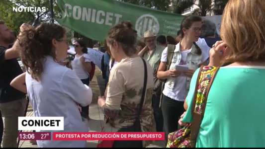 Reclamos en el Dia del Investigador