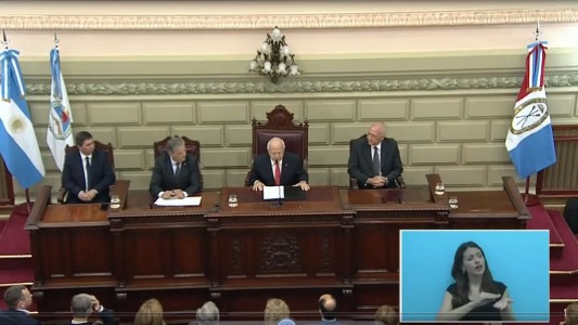 Balance y anuncios en el discuro de Miguel Lifschitz