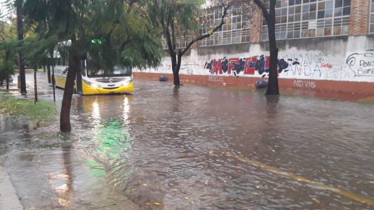 La lluvia complicó a diferentes barrios de Santa Fe