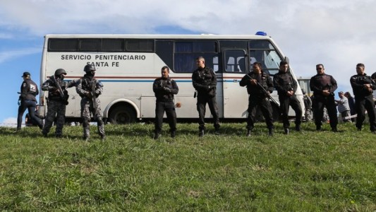 Fuga en la auopista: Investigan a agentes del Servicio Penitenciario