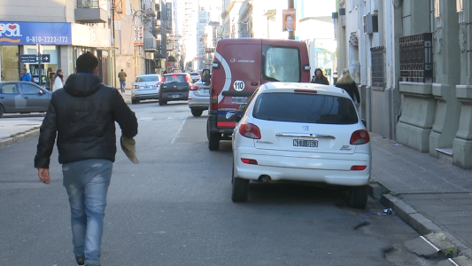 Sancionan una ordenanza para regular el trabajo de los cuidacoches