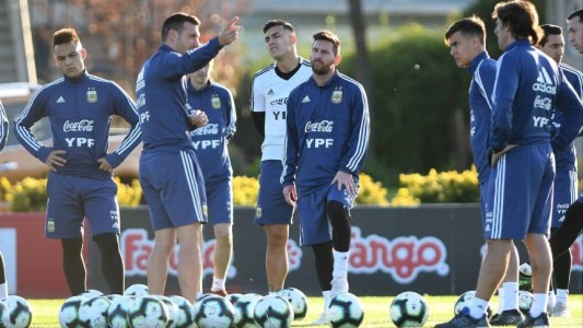 Lionel Scaloni prueba el equipo para el debut en la Copa América