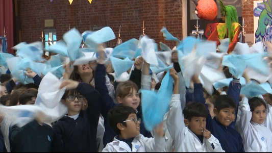 Miles de niños juraron lealtad a la bandera en la provincia
