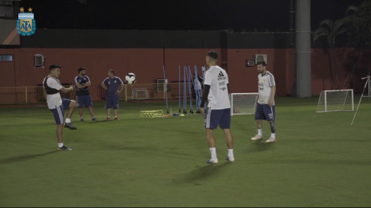 Argentina define los titulares para debutar en la Copa América