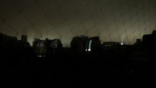 Apagón en todo el país: por una falla eléctrica Argentina amaneció a oscuras