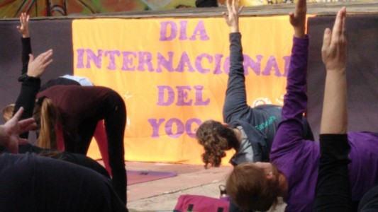 En Santa Fe se vivió por adelantado el Día Internacional del Yoga