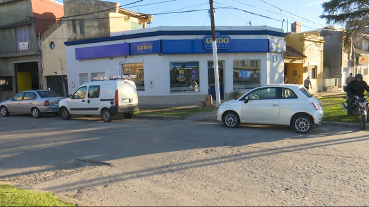 Por tercera vez en menos de un mes roban y provocan destrozos en una heladería