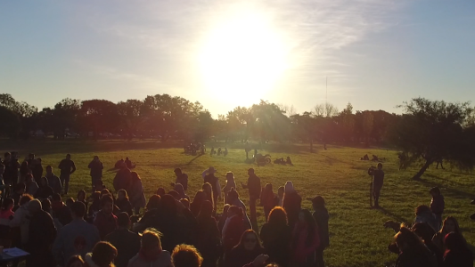 Los santafesinos eligieron el Parque Federal para observar el eclipse solar