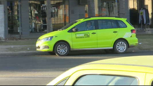 Utilizan a una mujer con su beba como señuelo para asaltar a un remisero