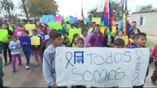Multitudinaria marcha en Recreo en reclamo de justicia por el crimen de Diego Román