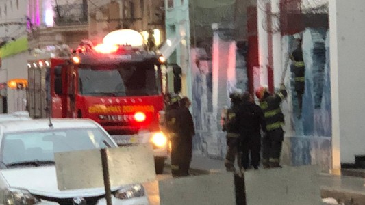 Susto en el centro: Controlan principio de incendio en brasería