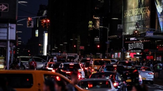 Un gigante apagón dejó parte de Manhattan sin luz por horas