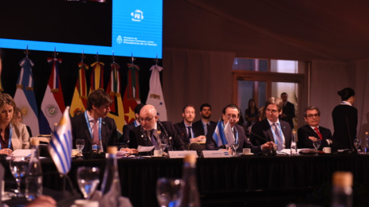 Cumbre del Mercosur: Faurie valoró el acuerdo con la UE en la reunión de cancilleres