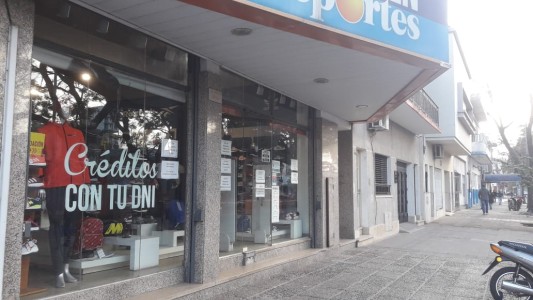 Violento robo a mano armada a una casa de deportes