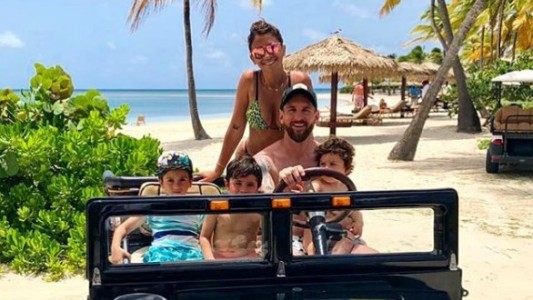 Lionel Messi sigue de vacaciones: relax y cervecita en la playa
