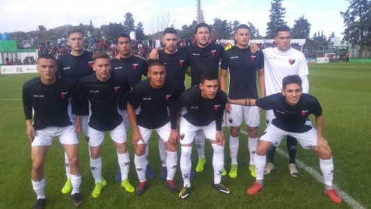 Colón juega en Las Parejas por semifinales de la Copa Santa Fe