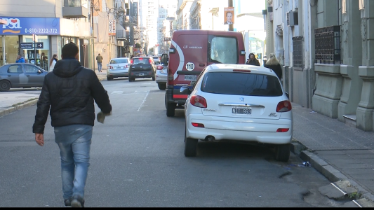 Incidentes con cuidacoches: Exigen que se reglamente la ordenanza que regula la actividad