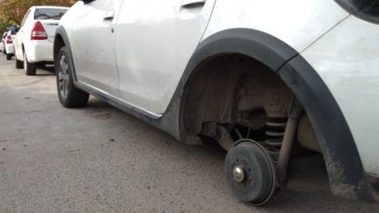 ¿Se pueden asegurar las ruedas de los automóviles?