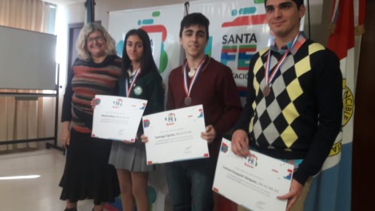 La provincia reconoció a los cuatro estudiantes que viajarán a la NASA