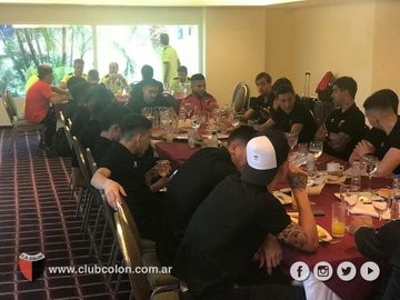 El plantel de Colón llegó a Venezuela y espera el compromiso por la Sudamericana