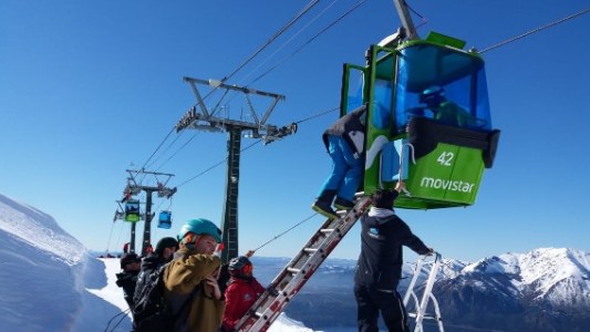 Bariloche: rescataron a unas 200 personas que quedaron atrapada en una telecabina