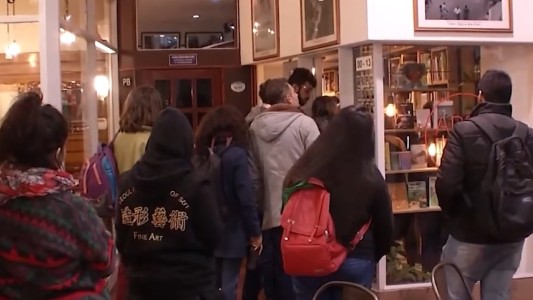 Librería ofreció 49% de descuento por el triunfo electoral de Alberto Fernández